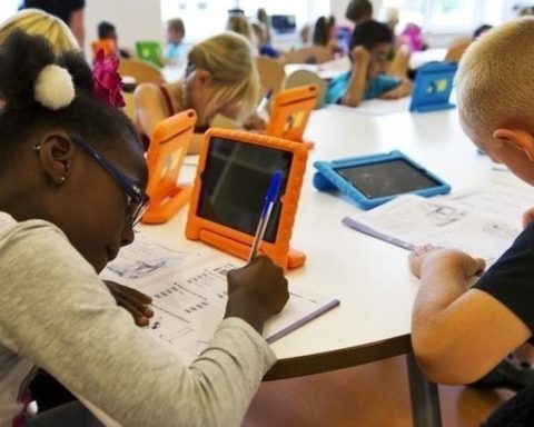 Tech Meets Tradition Blending Old-School Pride with Modern Tools